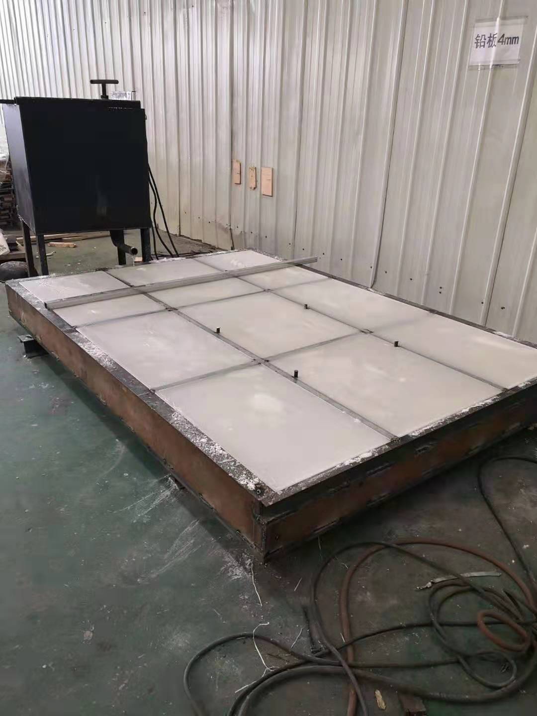 鉛門
